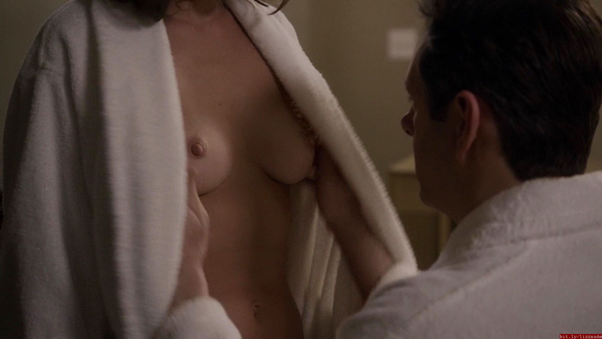 Lizzy Caplan Nudes Leaked Online Will Blow Your Mind 34 Pics