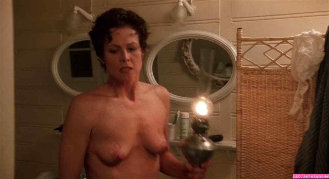 Nude pictures of sigourney weaver
