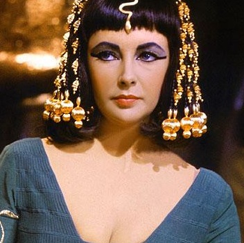 Cleopatra  Makeup on Cleopatra  Complete With Ravishing Eye Make Up  Via Hecklerspray Com