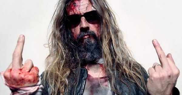 Rob Zombie raising his middle fingers.