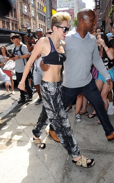 Miley cyrus fur sandals 2