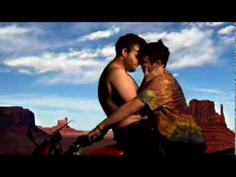 Video thumbnail for youtube video Seth Rogan And James Franco Are A Way Better Kimye