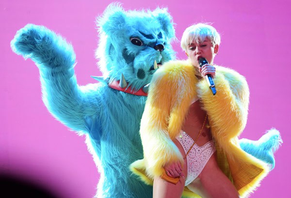 Miley Cyrus Dog Costume TOur