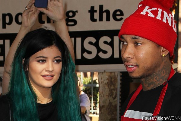 tyga-and-kylie-jenner-serve-thanksgiving-meals-for-homeless-people